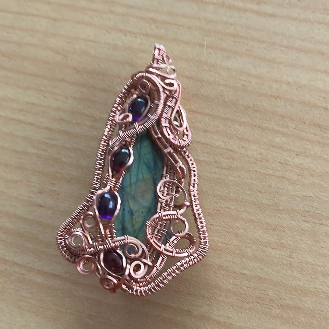 Labradorite pendant